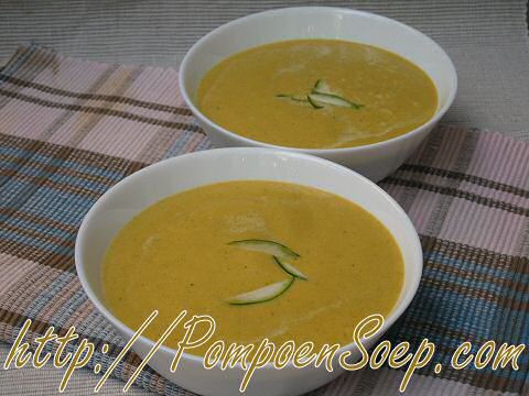 Pompoen-courgettesoep