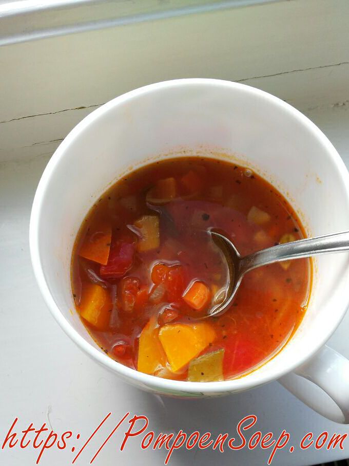 Consequent Naar de waarheid Niet essentieel 25' Lekkere tomaten groentesoep maak je zo: snel op grootmoeders wijze!