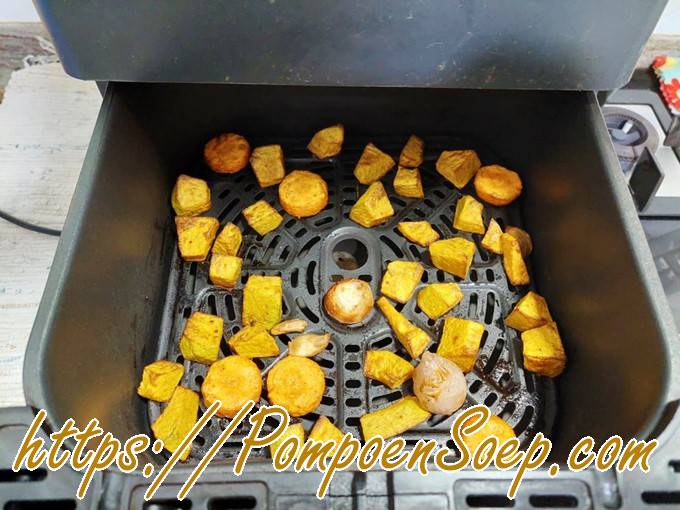 Geroosterde pompoen en wortel in de airfryer