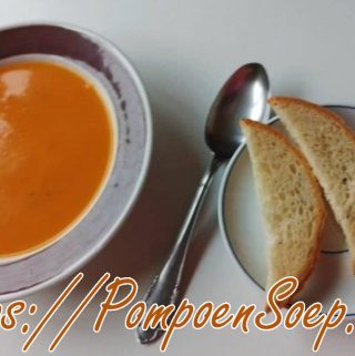 Paprika-pompoensoep met butternut op grootmoeders wijze – romige herfstsoep zonder room