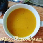 Pompoensoep met soepgroenten en pompoenpuree